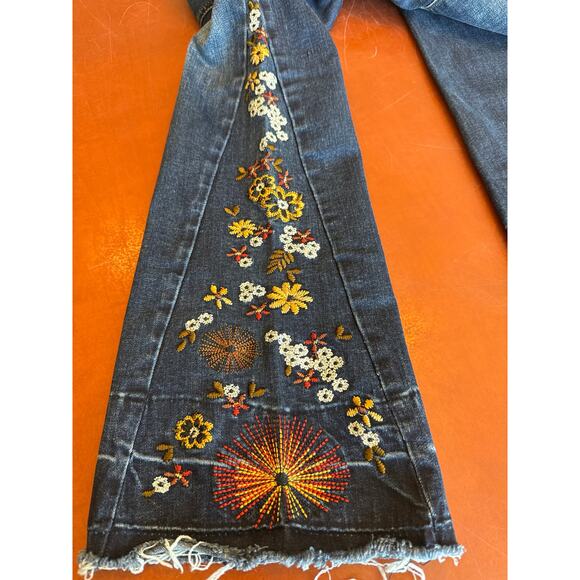 Ashley Mason Boho Floral Embroidered Flare Jeans 00/23 High Rise Tall - Picture 7 of 8